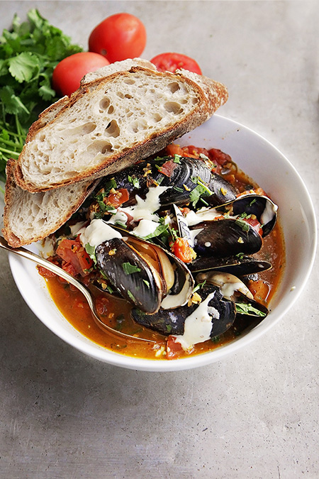 Moroccan Mussels with Tomatoes and Aioli